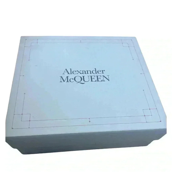 Alexander McQueen Black Studded Pointed Toe Pumps Sz 40 - Picture 6 of 11